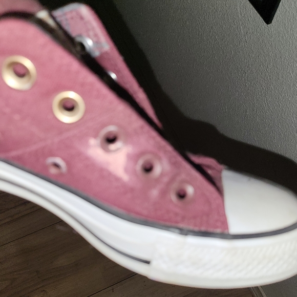 Converse women's size 5 - Picture 3 of 3
